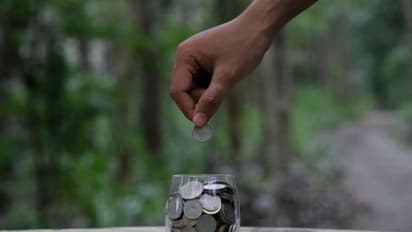 আর্থিক সমস্যায় জর্জরিত, ৫ টি সোমবার নিষ্ঠাভরে পালন করুন এই নিয়ম