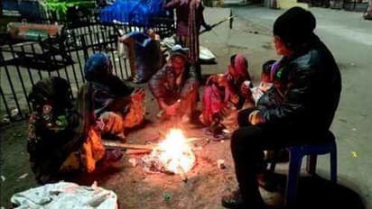 Hyderabad weather : చలి పంజా .. రికార్డుస్థాయిలో పడిపోయిన ఉష్ణోగ్రతలు.. నగరంలో యెల్లో అలర్ట్..