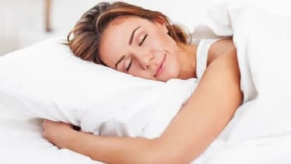 ರಾತ್ರಿ ಬಿಸಿ ನೀರಿನ ಸ್ನಾನ ಮಾಡಿ ಮಲಗಿದ್ರೆ ಸೊಂಪಾದ ನಿದ್ದೆ ಬರುತ್ತೆ