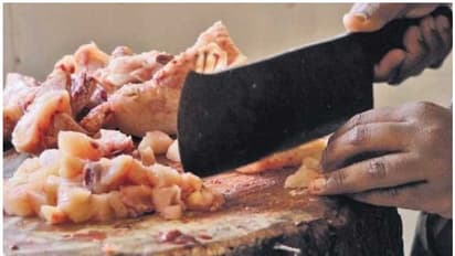 ന്യൂ ഇയർ വിപണി ലക്ഷ്യമിട്ടെത്തിച്ച 100 കിലോയോളം പഴകിയ മാംസം പിടികൂടി