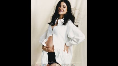 ভরামাসে Baby Bump ঢাকতেই Boyfriend শার্টের শরণাপন্ন অনুষ্কা, ধরা দিলেন মম টু বি