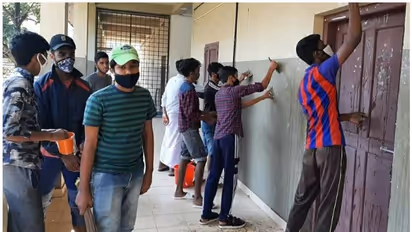 സ്കൂൾ തുറക്കുന്നു; സംസ്ഥാനത്തെ വിദ്യാലയങ്ങളിലെ ശുചീകരണ പ്രവര്ത്തനങ്ങള് തകൃതിയായി മുന്നോട്ട്