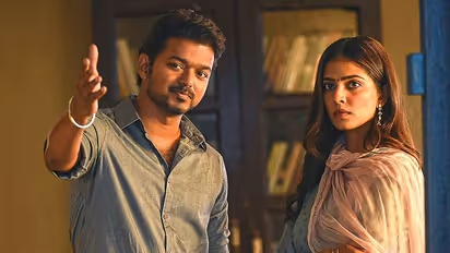 தளபதிக்கு மாளவிகா மேல் வந்த அப்படி ஒரு லவ்..! காதல் ரசம் சொட்ட சொட்ட புதிய டீசரை வெளியிட்ட படக்குழு..!