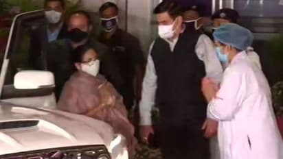 মমতাকে দেখেই সৌরভের একগাল হাসি, বাইরে বেরিয়ে সংবাদমাধ্যমকে কী বললেন মুখ্যমন্ত্রী