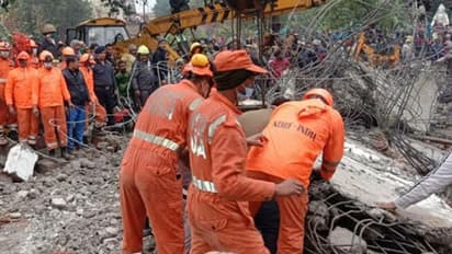 एक का अंतिम संस्कार करने गए 23 की हो गई मौत, तस्वीरों में देखिए जब गाजियाबाद श्मशान में बिछीं लाशें