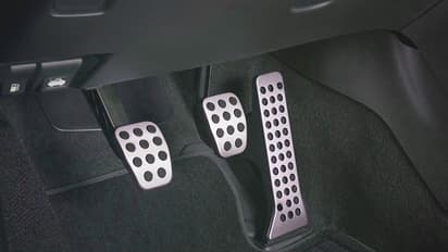 വണ്ടി 'ക്ലച്ച്' പിടിക്കുന്നില്ലേ? ഇക്കാര്യങ്ങള്‍ ശ്രദ്ധിക്കൂ!