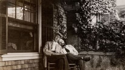 എന്നുമുതലാണ് ലോകത്ത് പുരുഷനും പുരുഷനും പ്രണയിക്കാൻ തുടങ്ങിയിട്ടുണ്ടാവുക? ചിത്രങ്ങൾ