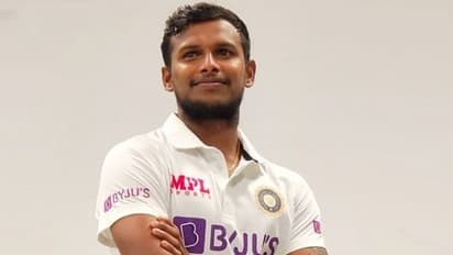 അഭിമാന നിമിഷം; ടെസ്റ്റ് ജേഴ്സി അണിഞ്ഞ് നടരാജന്