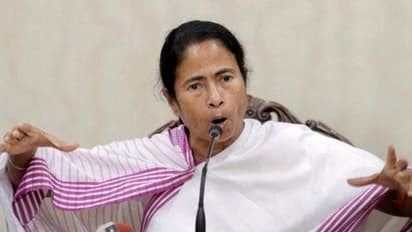 ಮಮತಾ ಸರ್ಕಾರಕ್ಕೆ ಮತ್ತೊಂದು ಶಾಕ್, ರಾಜೀನಾಮೆ ಸಲ್ಲಿಸಿದ ಸಚಿವ!