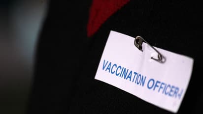 വാക്സിനുകള്‍ തയ്യാറായി; പുറകേ വിവാദങ്ങളും, അതിനിടെ അതിതീവ്ര രോഗാണുവിന്‍റെ സാന്നിധ്യവും