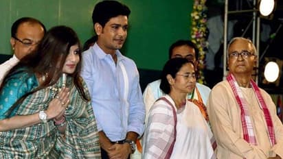 ममता सरकार को एक और झटका, पूर्व क्रिकेटर लक्ष्मी रतन शुक्ला ने मंत्री पद से दिया इस्तीफा