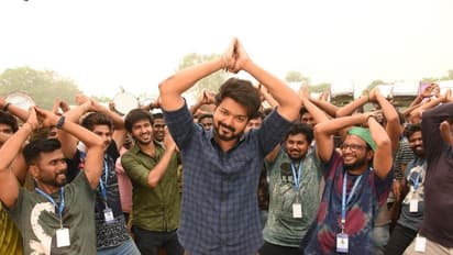 തിയറ്ററില് മുഴുവന് സീറ്റുകളിലും ആളെ അനുവദിക്കാനുള്ള തീരുമാനം; തമിഴ്നാട് സര്ക്കാറിനെതിരെ വിദഗ്ധര്