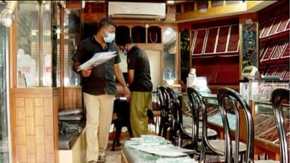 താമരശേരിയില് ഷട്ടര് കുത്തിപ്പൊളിച്ച് ജ്വല്ലറിയില് കവര്ച്ച