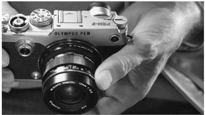 ഇനി ഒളിമ്പസ് ക്യാമറയില്ല, കമ്പനി ജപ്പാന്‍ വ്യവസായ പങ്കാളികള്‍ക്ക് കൈമാറിയതായി ഒളിമ്പസ്