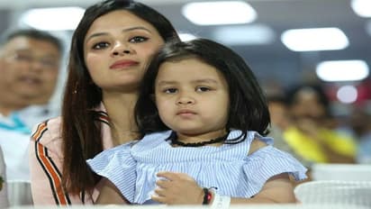 IPL 2021, SRH vs CSK: Check out MS Dhoni's daughter Ziva enjoying the game with Sakshi and Gracia Raina