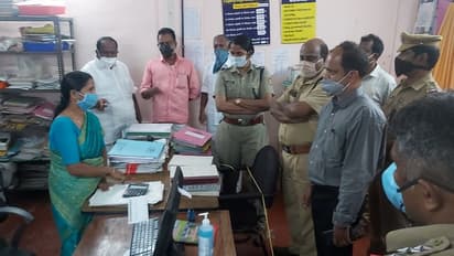 വെളിയന്നൂരില് സഹകരണ ബാങ്ക് കെട്ടിടം കരാറുകാരന്റെ ആത്മഹത്യാ ഭീഷണി