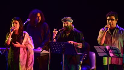 অপুর সংসার থেকে ফেলুদা থিম, সৌমিত্র স্মরণে আবেগঘন সুরকার দেবজ্যোতি