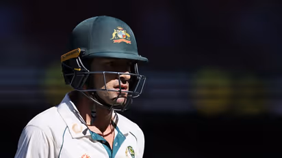 കൈകളുടെ ചോര്ച്ച തടയാനാവുന്നില്ല; റിഷഭ് പന്തിനെതിരെ വീണ്ടും തിരിഞ്ഞ് ആരാധകര്