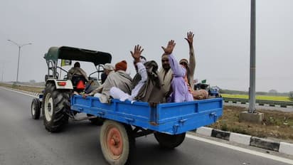 കര്‍ഷക സമരം; ദില്ലി ദേശീയ പാതയെ ഇളക്കി മറിച്ച് കർഷകരുടെ ട്രാക്ടർ റാലി