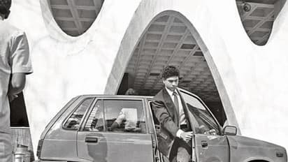 ఇండియాలోని ఫేమస్ సెలిబ్రిటీల మొదటి కార్లు: సచిన్ టెండూల్కర్ నుండి కత్రినాకైఫ్ వరకు వాడిన కార్లు ఇవే..