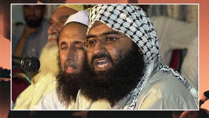 লাদেনের ঘটনার পুনরাবৃত্তি চায় না পাকিস্তান, 'জামাই আদরেই' রেখেছে জইশ প্রধান মাসুদ আজহারকে