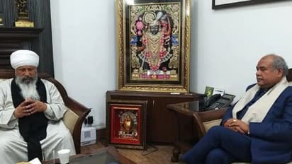 जानिए कौन हैं बाबा लक्खा सिंह, जो किसानों और सरकार के बीच करवा सकते हैं सुलह