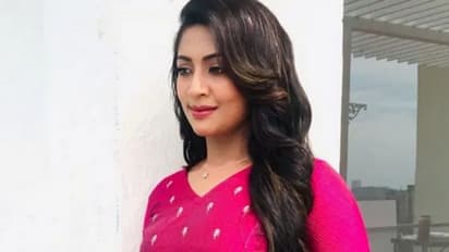 ബാംഗ്ലൂരിലേക്ക് പറന്ന് നവ്യാ നായര്‍- ചിത്രങ്ങള്‍