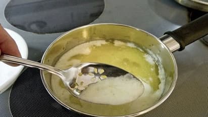 খালি পেটে এক চামচ দেশি ঘি, মিলবে পাঁচটি আশ্চর্য সুফল 