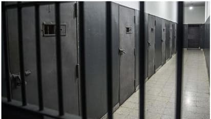 വ്യാജ ഹജ്ജ് സ്ഥാപനത്തിന്റെ പേരിൽ സോഷ്യൽ മീഡിയയിൽ പരസ്യം നൽകി തട്ടിപ്പ്; വിദേശികൾക്ക് 16 മാസം തടവ് ശിക്ഷ