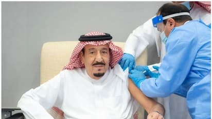 സല്മാന് രാജാവ് കൊവിഡ് വാക്സിന്റെ ആദ്യ ഡോസ് സ്വീകരിച്ചു