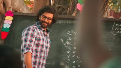 இது உண்மையில் நடிகர் விக்ரமா? ஆச்சரியப்படுத்தும் 'கோப்ரா' பட கெட்அப்..!