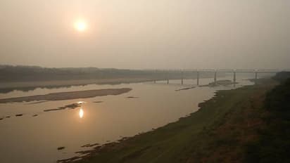 ഓരോ വീട്ടിലും ഓരോരുത്തരുടെയും കയ്യില് തോക്കുകളുണ്ടായിരുന്ന നാട്, ഗ്വാളിയറും ചമ്പലും