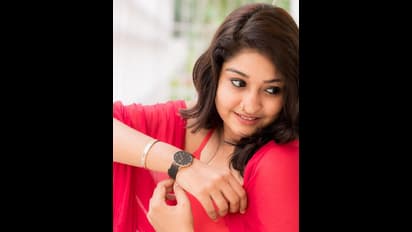 டாப் நடிகைகளுக்கே டப் கொடுக்கும் சீரியல் நடிகை நீலிமா ராணி... ஸ்லீவ்லெஸ் உடையில் சிலிர்க்க வைக்கும் போட்டோஸ்!