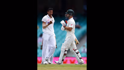 സിഡ്നിയില് ഓസീസ് കൂറ്റന് ലീഡിലേക്ക്; ഇന്ത്യക്ക് കാര്യങ്ങള് ഒട്ടും എളുപ്പമല്ല