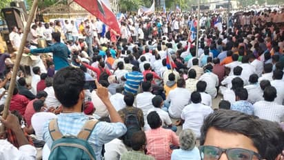 #அரசியலுக்கு_வாங்க_ரஜினி ட்விட்டர் ட்ரெண்டிங்கில் முதலிடம் பிடித்த ஹாஷ்டாக்! தெறிக்கும் போராட்ட களம்!