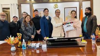 कंगना रनोट ने सीएम शिवराज से की मुलाकात, बताया क्यों कहा जाता है उन्हें 'मामा'