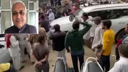 ఆర్టీసీ బస్సు కోసం మంత్రి పరుగులు.. ఏంటి మ్యాటర్..?