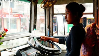 మొట్ట మొదటి మహిళా డ్రైవర్.. ఇది కదా మహిళా సాధికారత..!