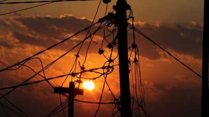 Power Shutdown in Chennai: இன்னைக்குன்னு பார்த்து சென்னையில் இவ்வளவு இடங்களில் 5 மணிநேரம் மின்தடையா?
