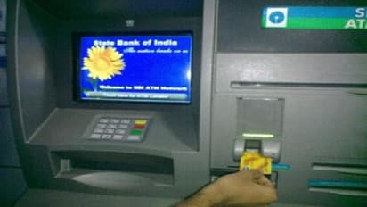 SBI customer Alart- ATM কার্ডে পাওয়া যাবে না টাকা, ব্যবহার করতে হবে OTP