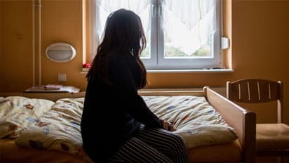 বিয়ের প্রতিশ্রুতি না থাকলে কোনও অবিবাহিতার যৌন সম্পর্ক করা উচিত নয়, জানাল হাইকোর্ট