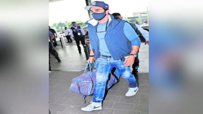 రణ్‌బీర్‌ కపూర్‌ వేసుకున్న షూస్‌ రేట్‌ వింటే ఎవరికైనా ఫ్యూజులు ఎగిరిపోవాల్సిందే.. లిమిటెడ్‌ ఎడిషన్‌