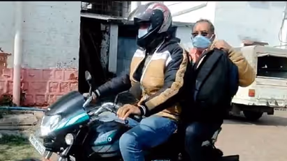 मरे पक्षियों के लिए अफसर ने अपनी जिंदगी लगाई दांव पर, CM शिवराज ने कहा-आपके जज्बे को प्रणाम करता हूं