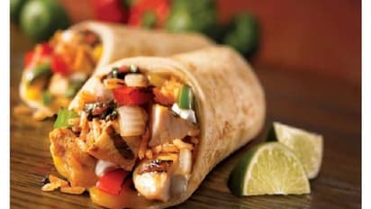 ಬೀದಿಬದಿಯಲ್ಲಿ ಚಿಕನ್ ಶವರ್ಮಾ ತಿಂದು 12 ಮಂದಿ ಆಸ್ಪತ್ರೆಗೆ ದಾಖಲು!