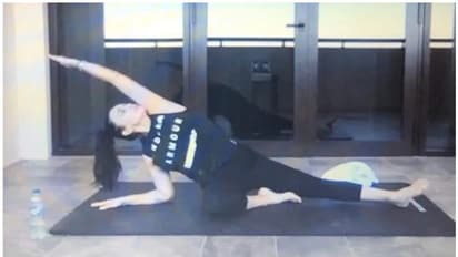 'ഇതിപ്പോള്‍ ജീവിതത്തിലെ സാധാരണ കാര്യങ്ങള്‍', വെര്‍ച്വല്‍ യോഗ ക്ലാസില്‍ പ്രീതി സിന്റ