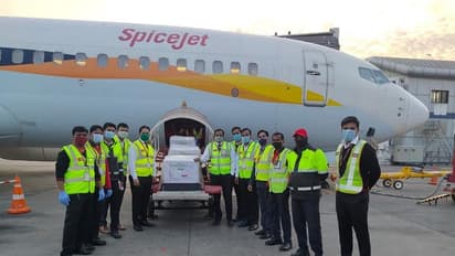 করোনাজয়ীর সংখ্যা আরও কমল কলকাতায়,  ভ্য়াকসিন পৌছানোর আনন্দে সতর্কতা কমে গেল কি