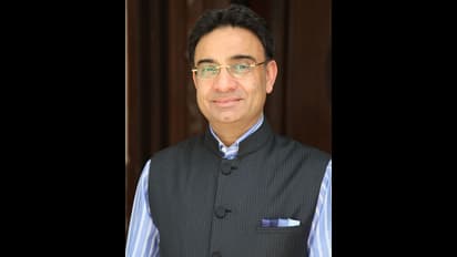 మమతకు షాక్: టీఎంసీ మాజీ ఎంపీ కేడీ సింగ్ అరెస్ట్