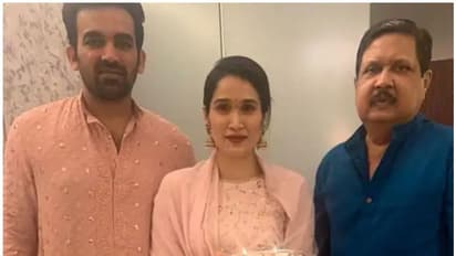 'ധൈര്യത്തോടെ പെരുമാറാൻ പഠിപ്പിച്ചതിന് നന്ദി', അച്ഛന്റെ വിയോഗ വാര്ത്ത അറിയിച്ച് നടി സാഗരിക ഘട്ഗെ