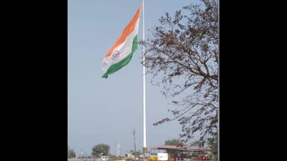 ಹುಬ್ಬಳ್ಳಿ: ಬೆಂಗೇರಿ ಖಾದಿ ಧ್ವಜ ಕೇಂದ್ರಕ್ಕೆ ದುಪ್ಪಟ್ಟು ಆದಾಯ..!