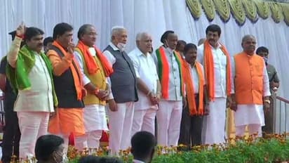 ಯಡಿಯೂರಪ್ಪ ಸಂಪುಟದ ನೂತನ ಸಾರಥಿಗಳ ಪ್ರಮಾಣ ವಚನದ ಫೋಟೋಗಳು